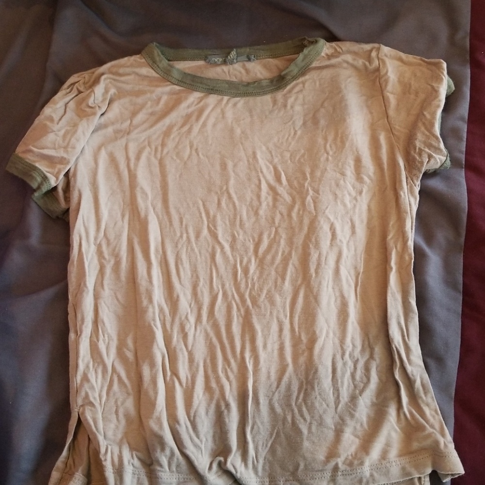 Grey and green short sleeve crew neck top